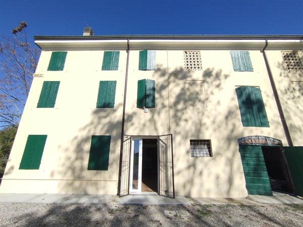casa indipendente in vendita a Mirandola in zona Cividale