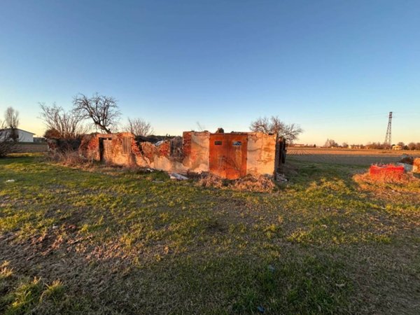 casa indipendente in vendita a Mirandola