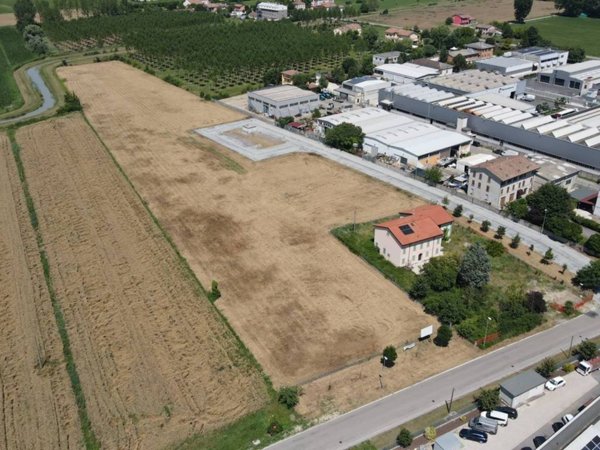 terreno agricolo in vendita a Mirandola