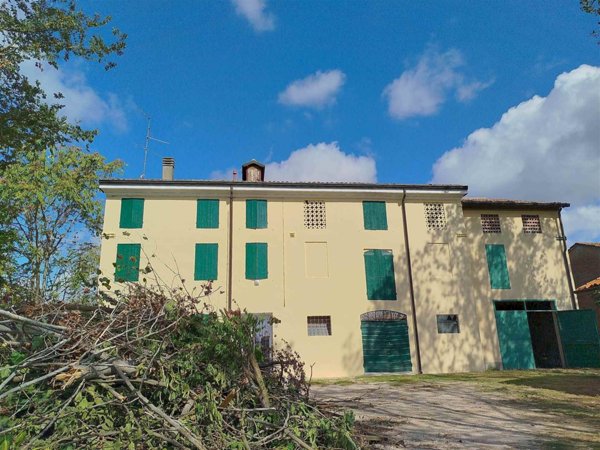 casa indipendente in vendita a Mirandola in zona Cividale