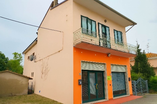 casa indipendente in vendita a Mirandola in zona San Martino Spino