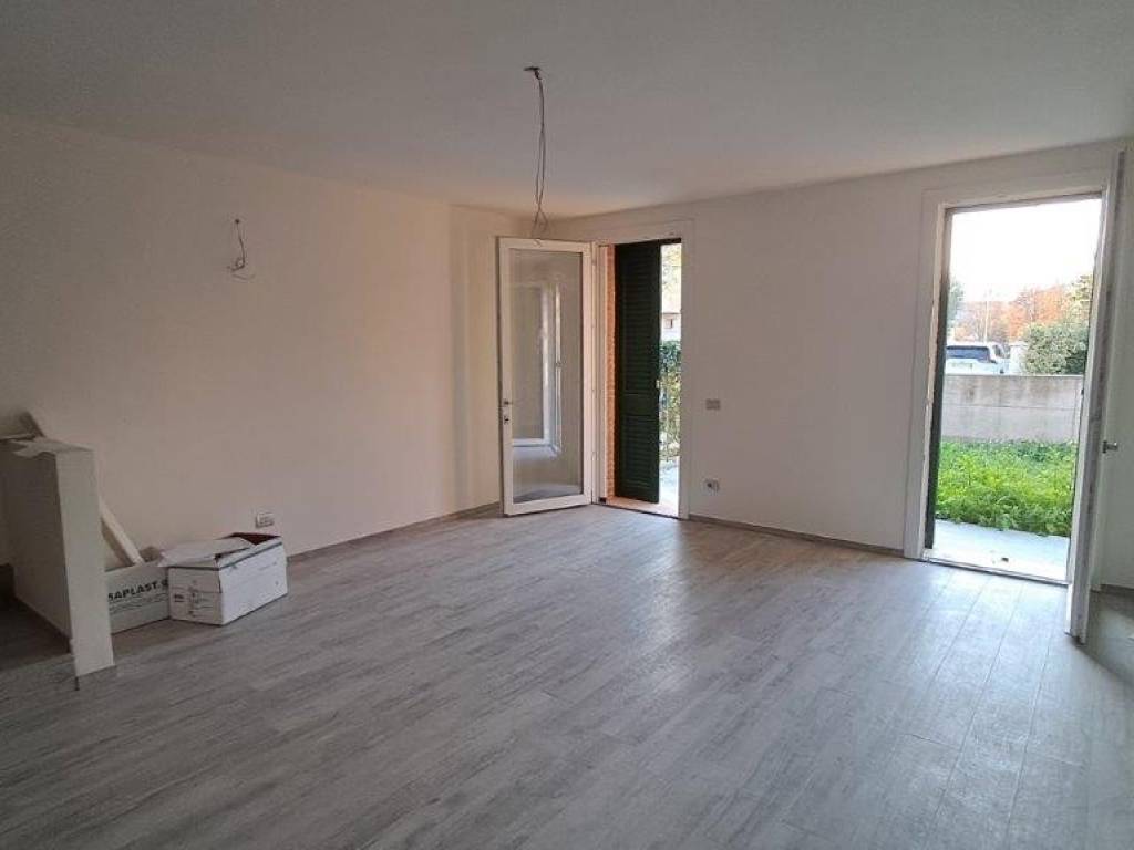 casa indipendente in vendita a Mirandola