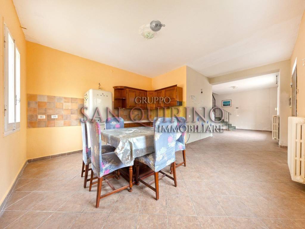 casa indipendente in vendita a Mirandola in zona Quarantoli