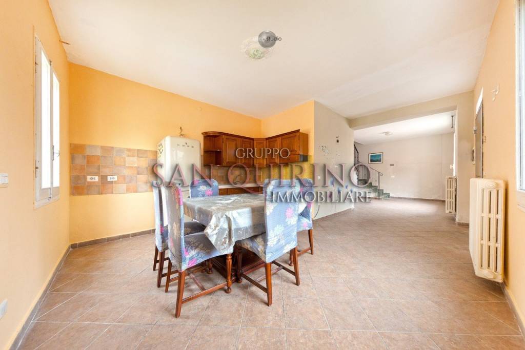 casa indipendente in vendita a Mirandola in zona Quarantoli