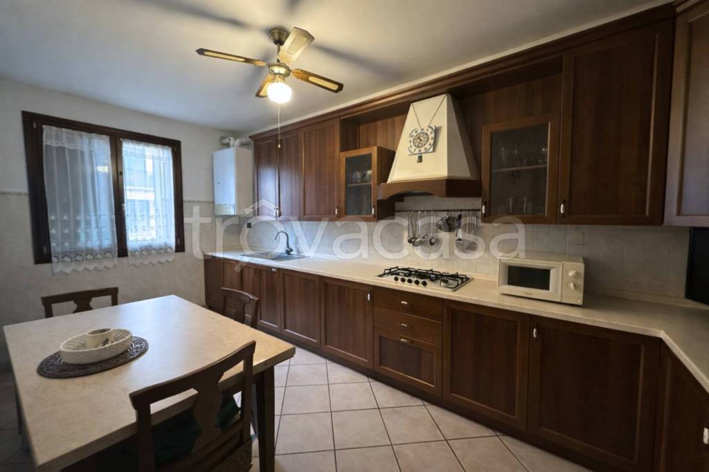 appartamento in vendita a Mirandola in zona Cividale