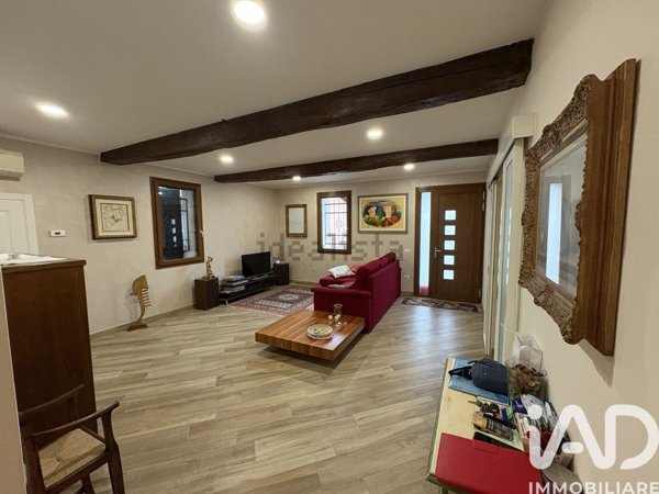 casa indipendente in vendita a Mirandola