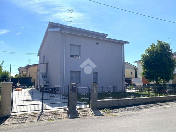 casa indipendente in vendita a Mirandola