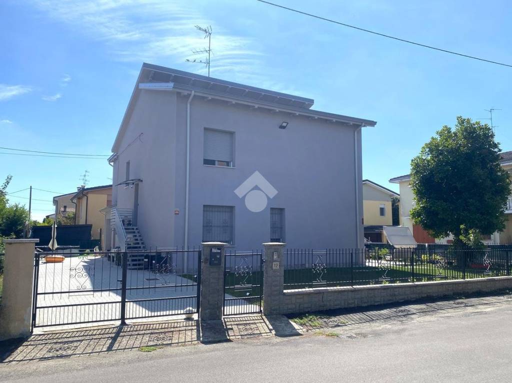 casa indipendente in vendita a Mirandola