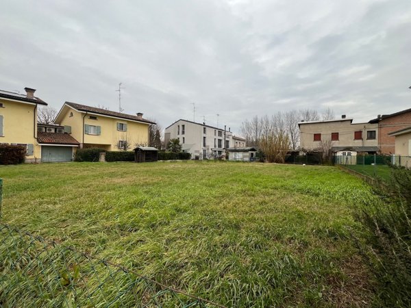 casa indipendente in vendita a Mirandola