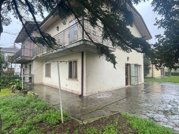casa indipendente in vendita a Mirandola