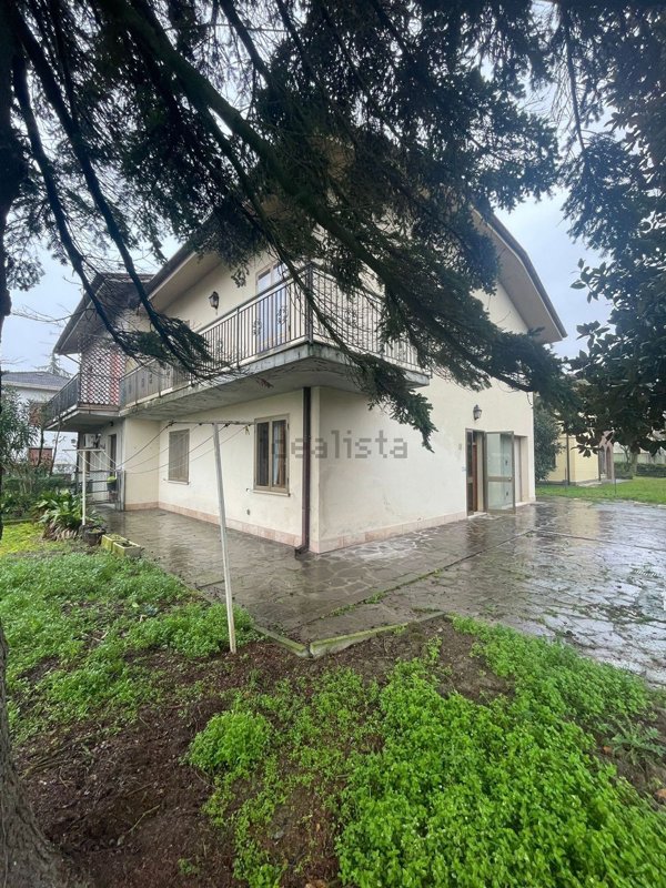 casa indipendente in vendita a Mirandola
