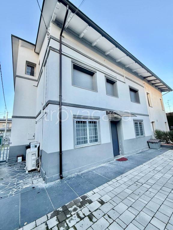 casa indipendente in vendita a Mirandola