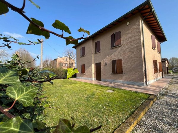 casa indipendente in vendita a Mirandola