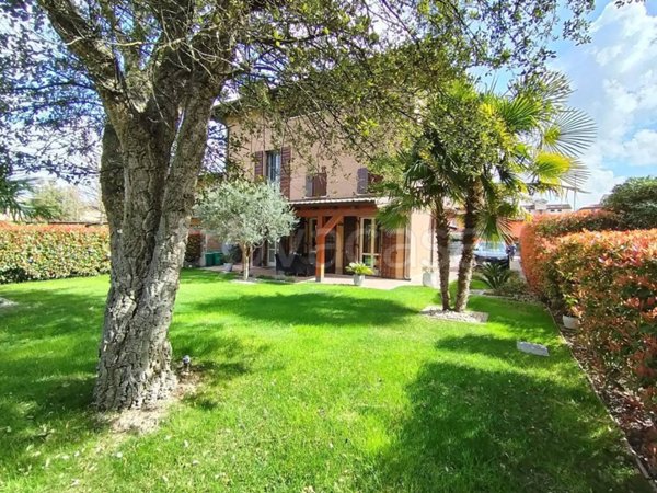 casa indipendente in vendita a Mirandola