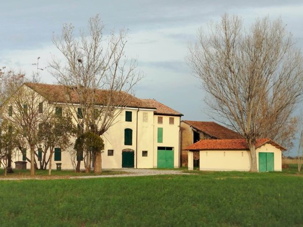 casa indipendente in vendita a Mirandola in zona Cividale