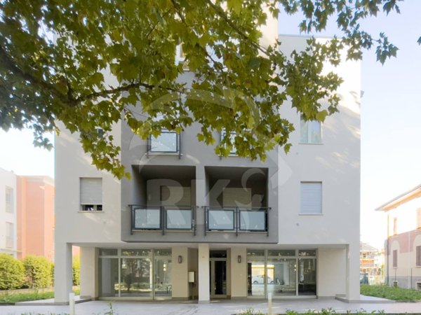 locale commerciale in vendita a Mirandola