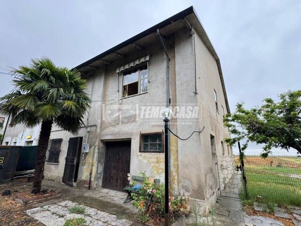 casa indipendente in vendita a Mirandola