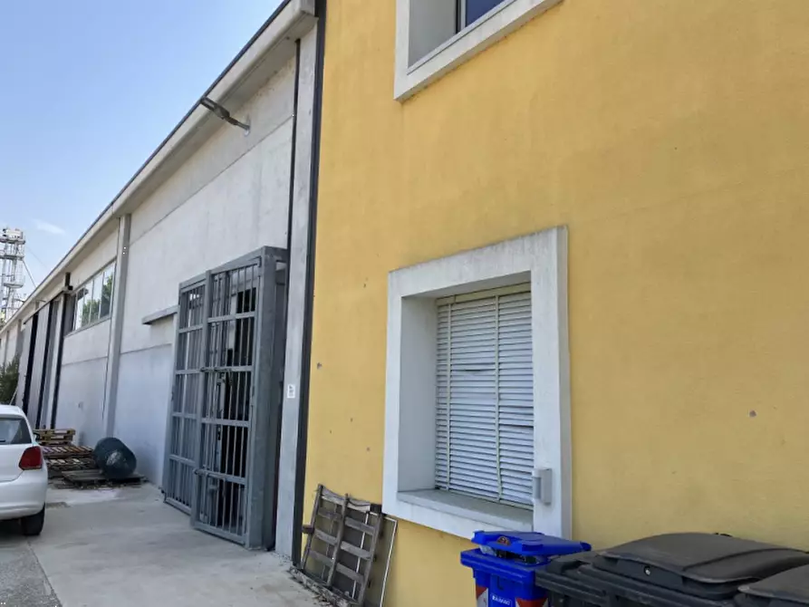capannone in vendita a Mirandola in zona Carano