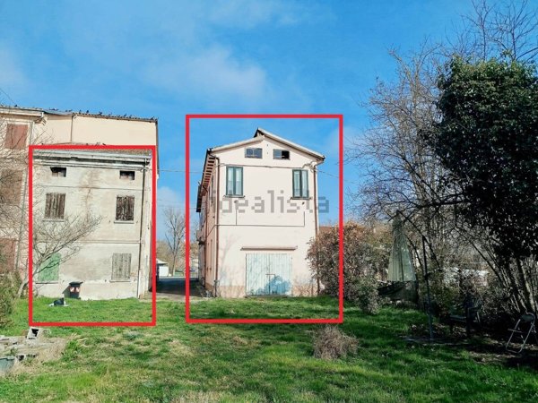 casa indipendente in vendita a Mirandola in zona San Martino Spino