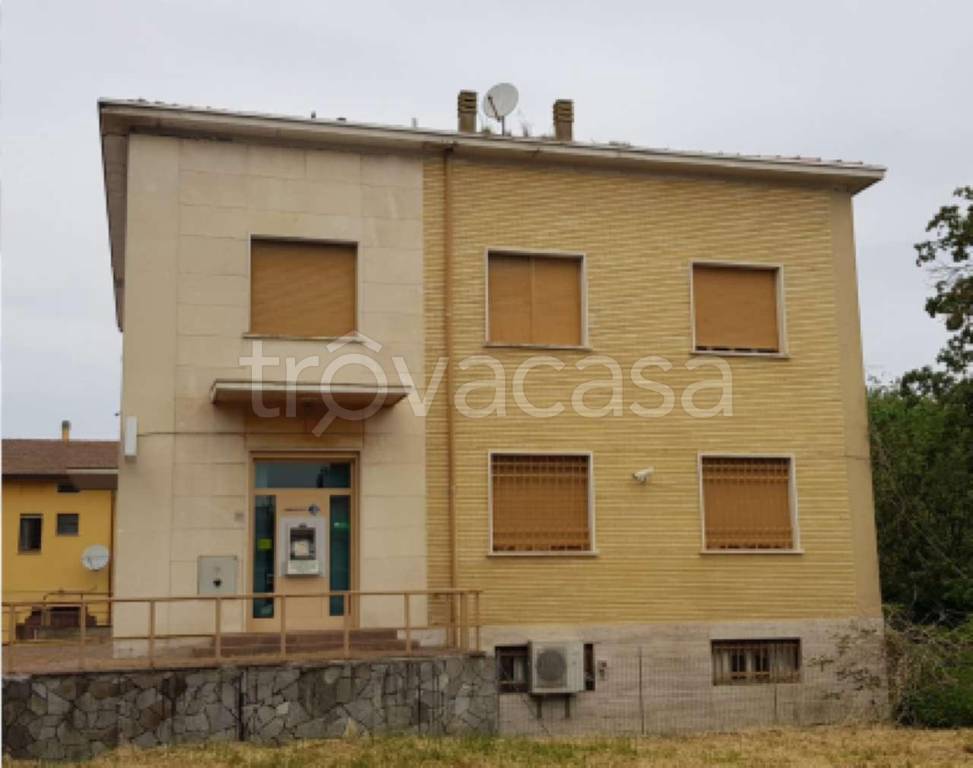 negozio in vendita a Mirandola in zona San Martino Spino