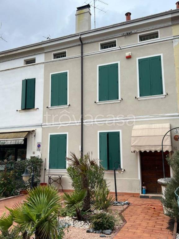 casa indipendente in vendita a Mirandola