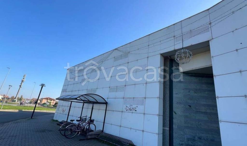 negozio in vendita a Mirandola