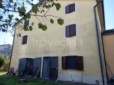 appartamento in vendita a Mirandola in zona Carano