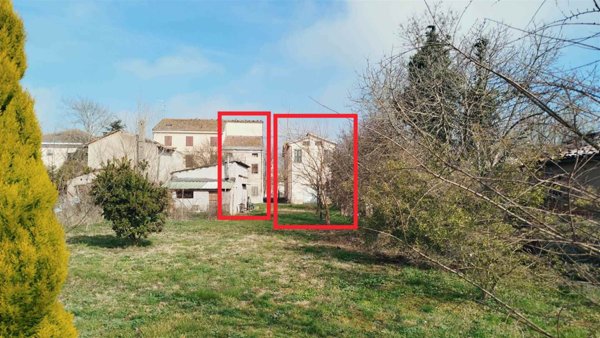 casa indipendente in vendita a Mirandola in zona San Martino Spino