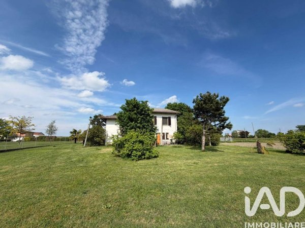 casa indipendente in vendita a Mirandola