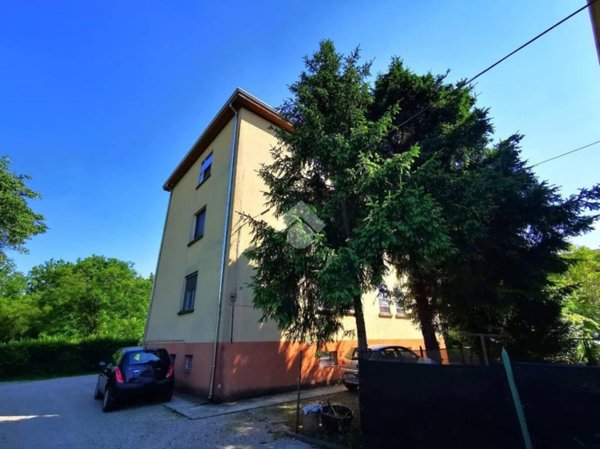 appartamento in vendita a Mirandola in zona Carano