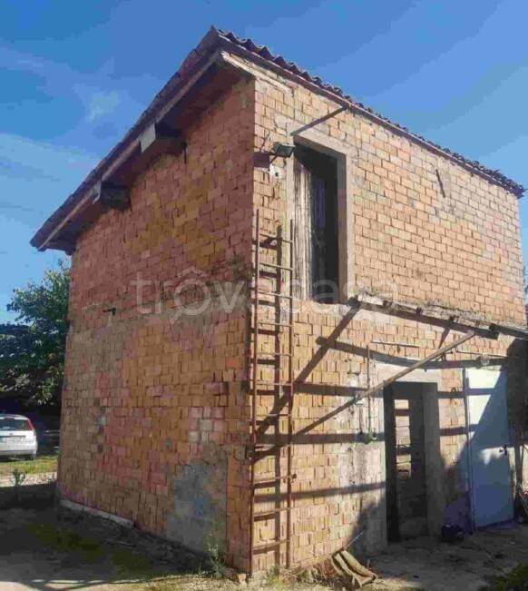 casa indipendente in vendita a Mirandola in zona San Martino Spino