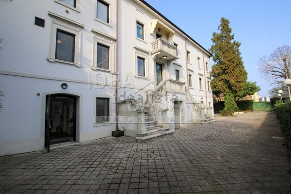 ufficio in vendita a Mirandola