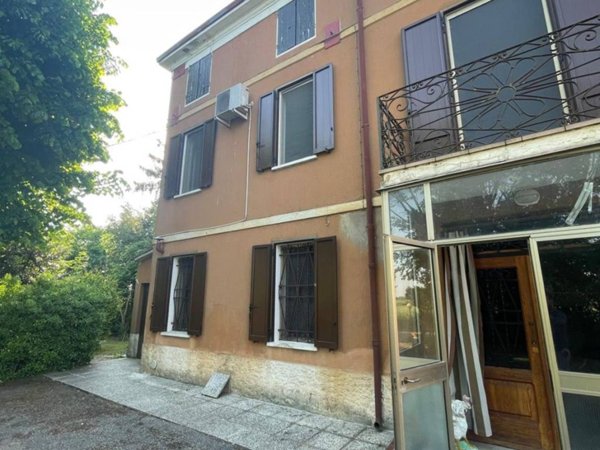 casa indipendente in vendita a Mirandola