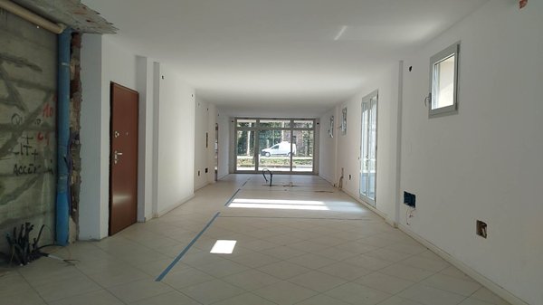 negozio in vendita a Mirandola