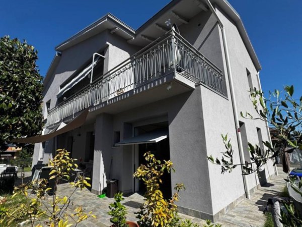 casa indipendente in vendita a Mirandola