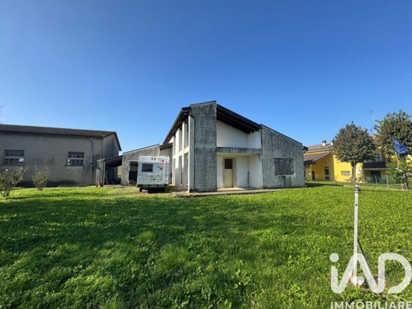 casa indipendente in vendita a Mirandola in zona Gavello