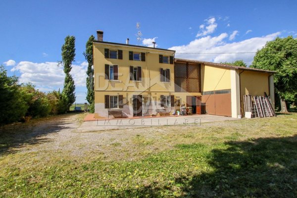 casa indipendente in vendita a Mirandola