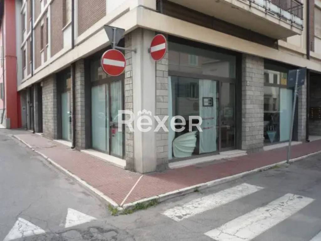 negozio in vendita a Mirandola