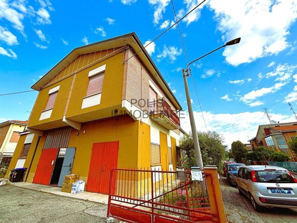 casa indipendente in vendita a Mirandola