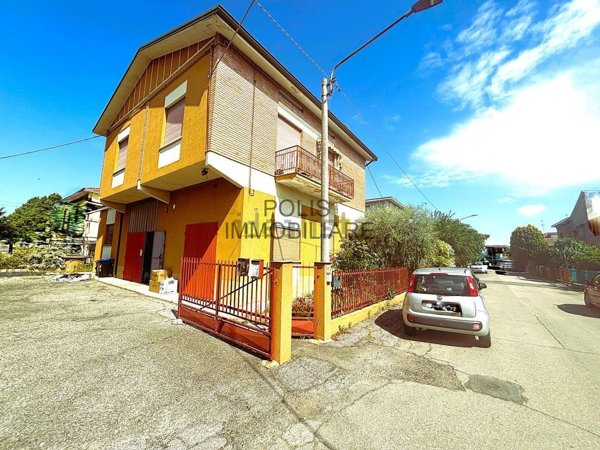casa indipendente in vendita a Mirandola