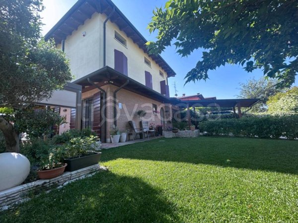 casa indipendente in vendita a Mirandola