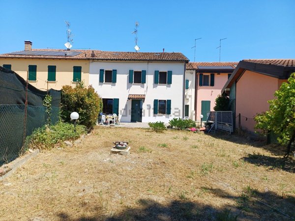 casa indipendente in vendita a Mirandola