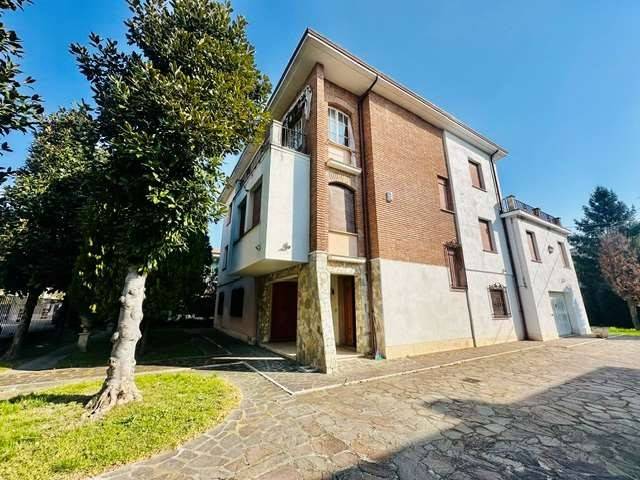 casa indipendente in vendita a Mirandola