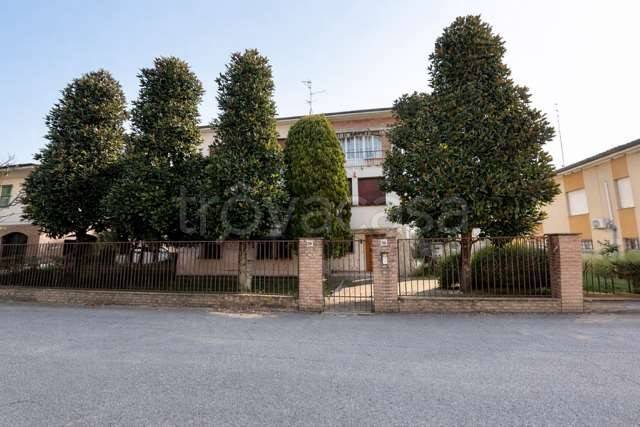 casa indipendente in vendita a Mirandola