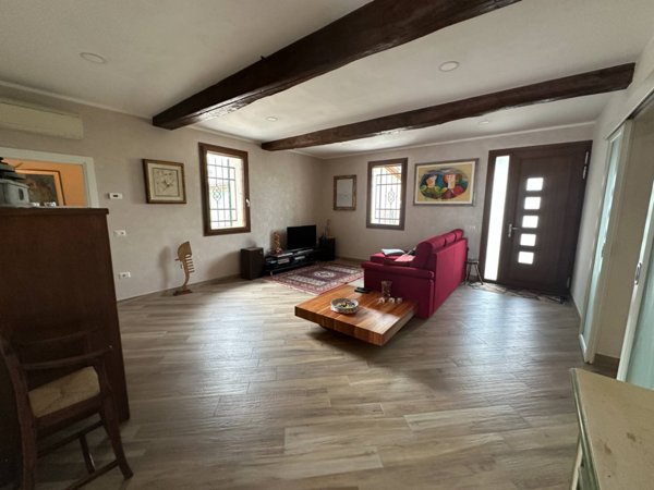 casa indipendente in vendita a Mirandola