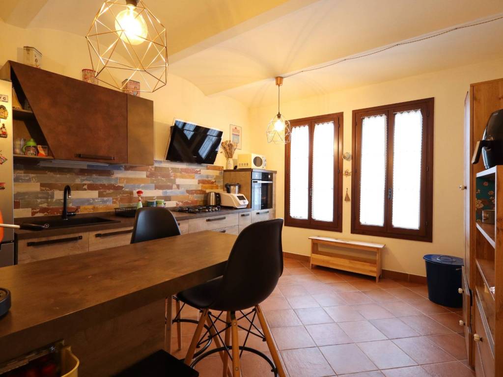 casa indipendente in vendita a Mirandola in zona San Giacomo Roncole