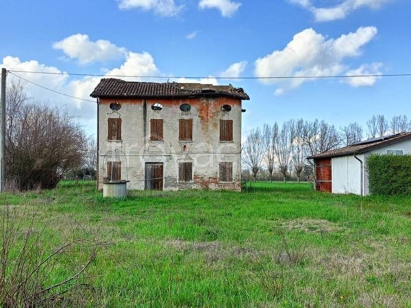 casa indipendente in vendita a Mirandola in zona Carano