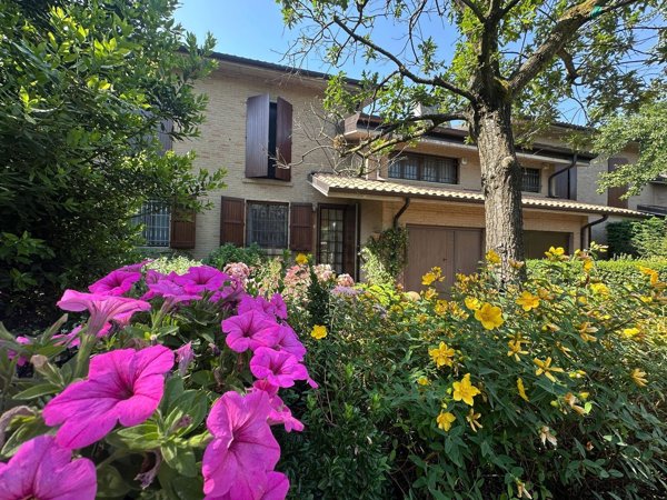 casa indipendente in vendita a Mirandola