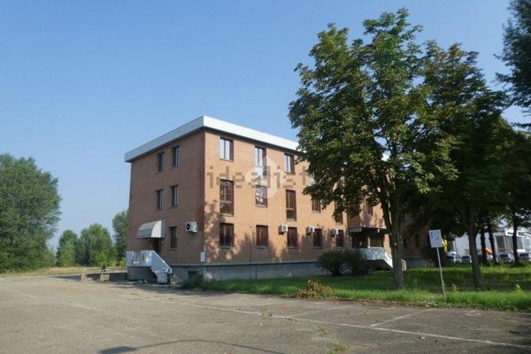 terreno edificabile in vendita a Mirandola