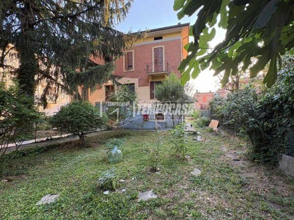 casa indipendente in vendita a Mirandola